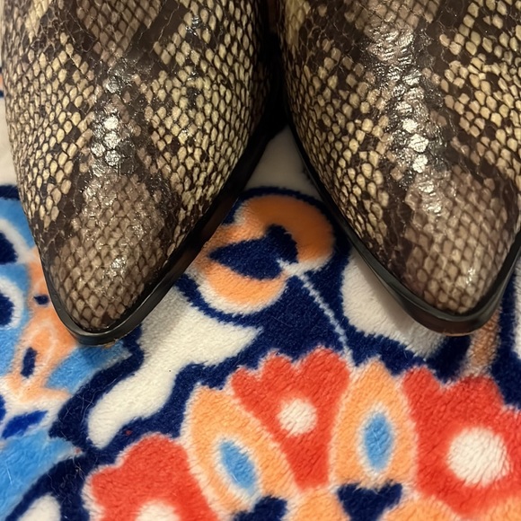 Jessica Simpson Genuine Leather/Suede Snakeskin booties 6.5 - Picture 4 of 9